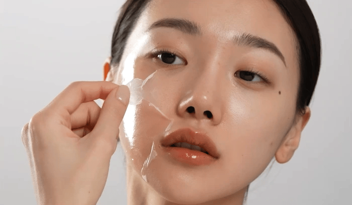 Collagen Overnight Peel Off Face Mask application demonstration